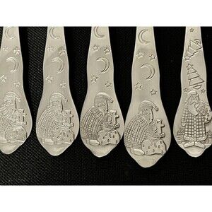 Christmas Flatware Debbie Mumm Sakura-Magic of Santa Spoons Forks Knives 20 Pc